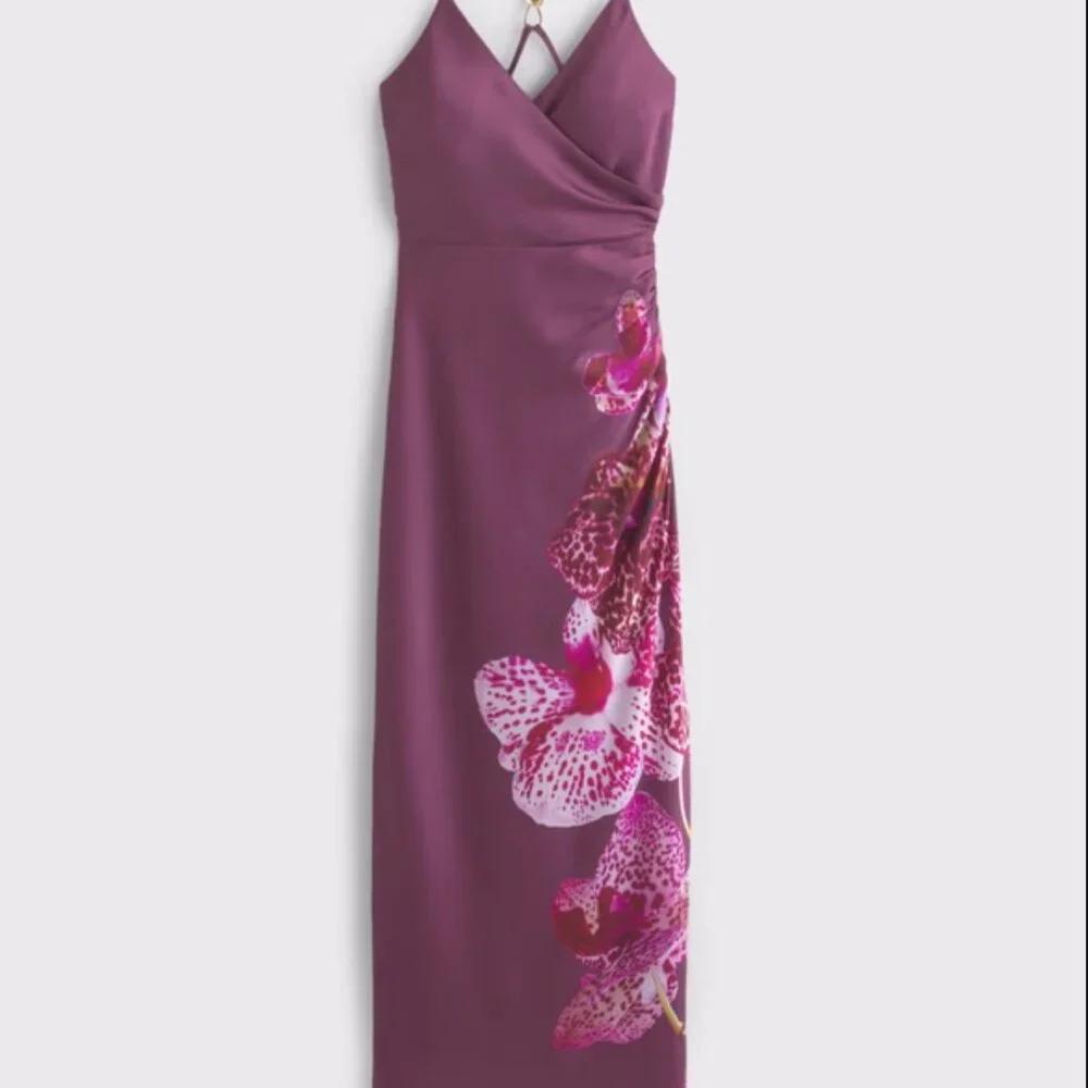 Abercrombie & Fitch Open-Back Hardware Maxi Dress size XS